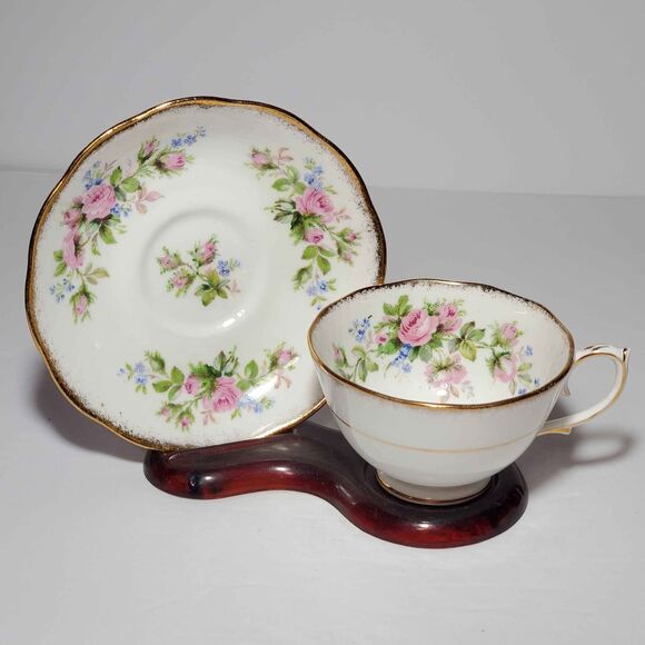 Roslyn Teacup and Saucer Moss Rose Pink Vintage - Picture 1 of 7